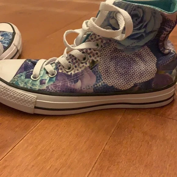 Converse Chuck Taylor All Star High Top Shoes Women's Size 6 MulticolorFloral - Picture 4 of 6